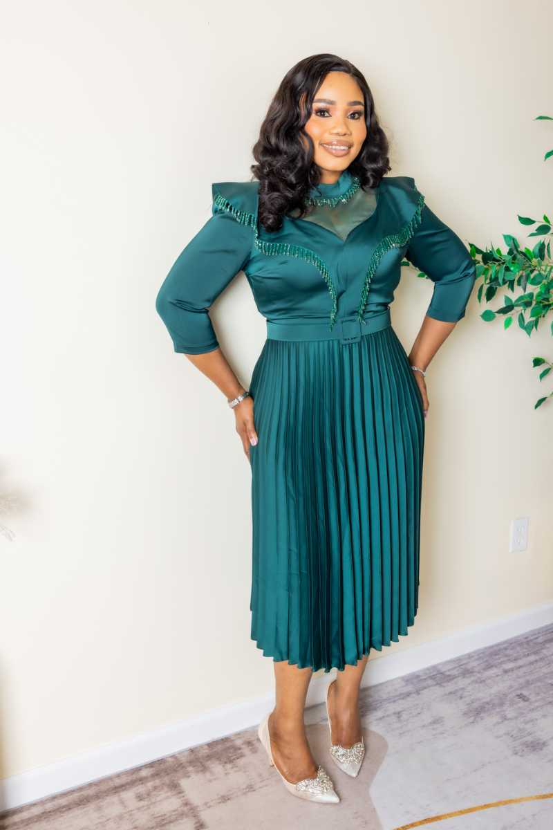 Bloom & Pleats Queen Dress